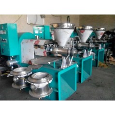 彭水苗族土家族自治縣多功能榨油機(jī)、芝麻榨油機(jī)怎么保養(yǎng)和維修，維護(hù)消費(fèi)者合法權(quán)益 進(jìn)企業(yè)